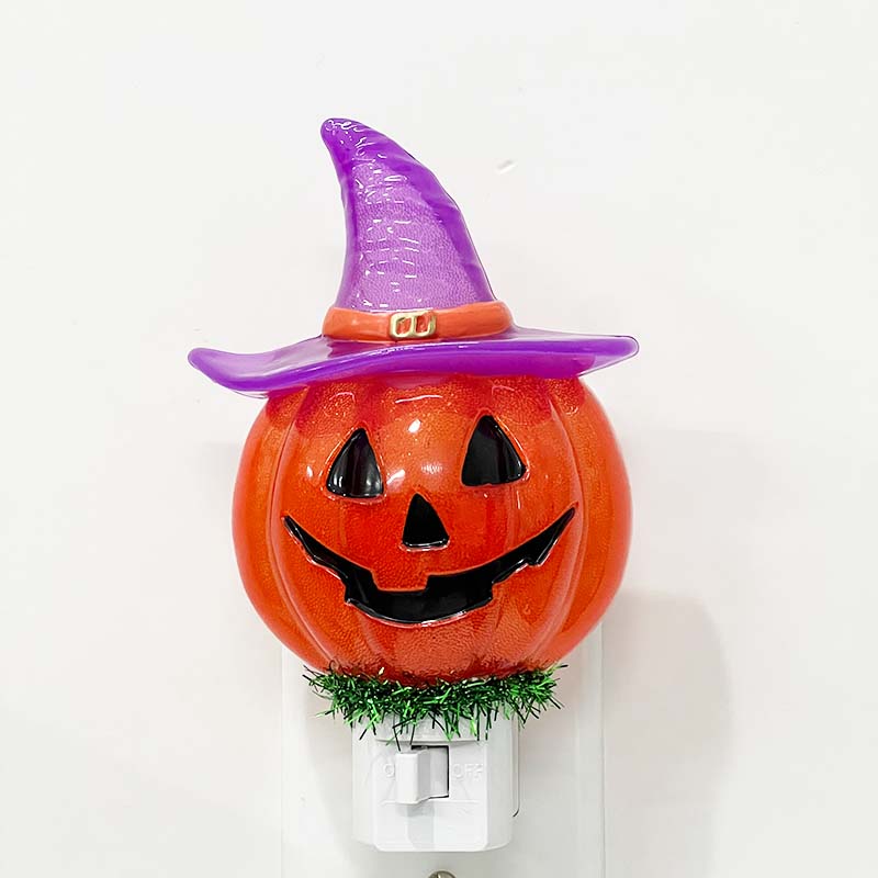 What is the Difference Between LED and Traditional Halloween Night Lights?